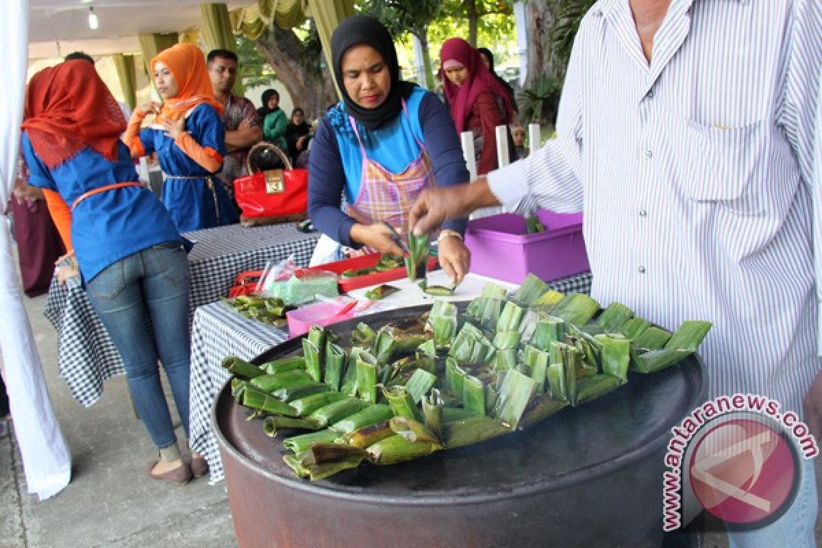 Kodim Nagan Raya bina pengrajin kue khas Aceh