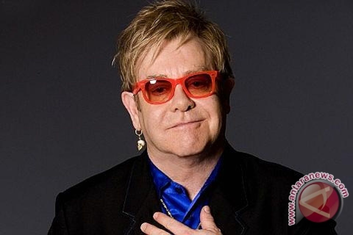 Elton John dan Pemerintah AS Kerjasama Program Aids