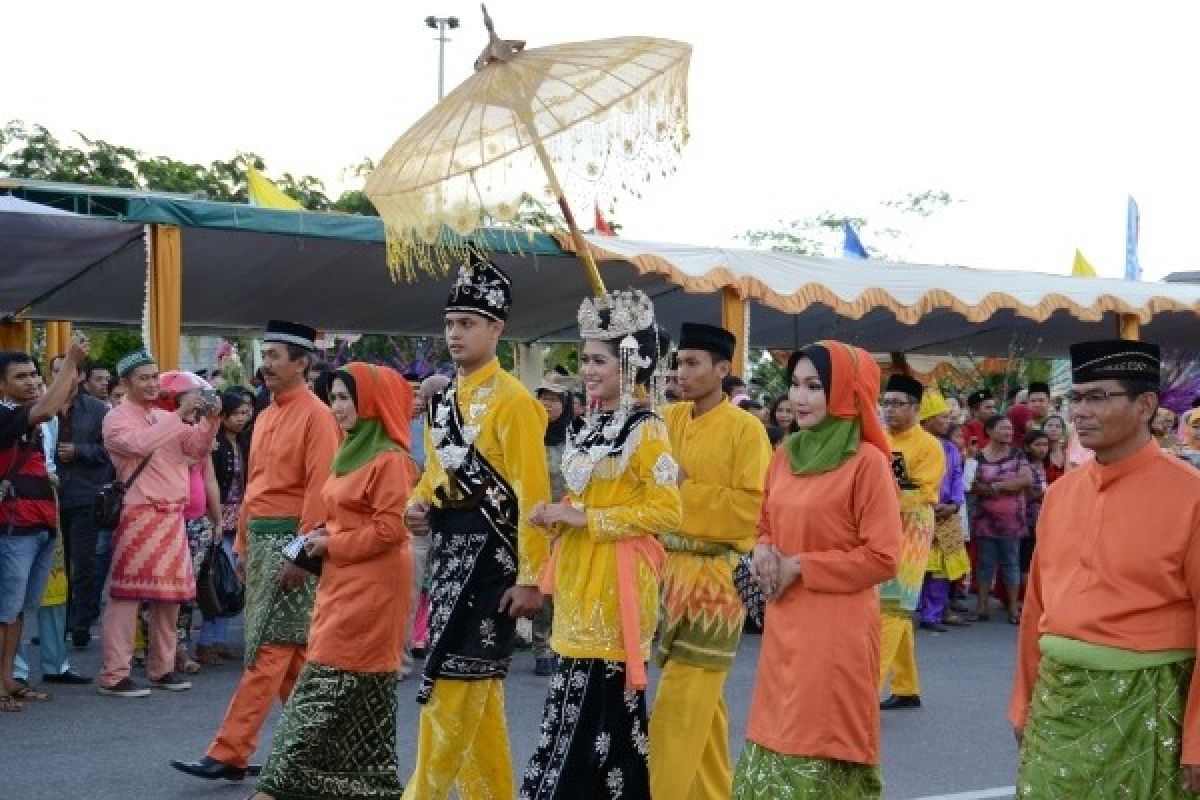 Festival Arakan Pengantin Meriahkan HUT Kota Pontianak 