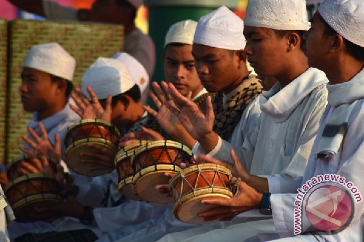 Musik Timur Tengah hibur masyarakat saat "ngabuburit"