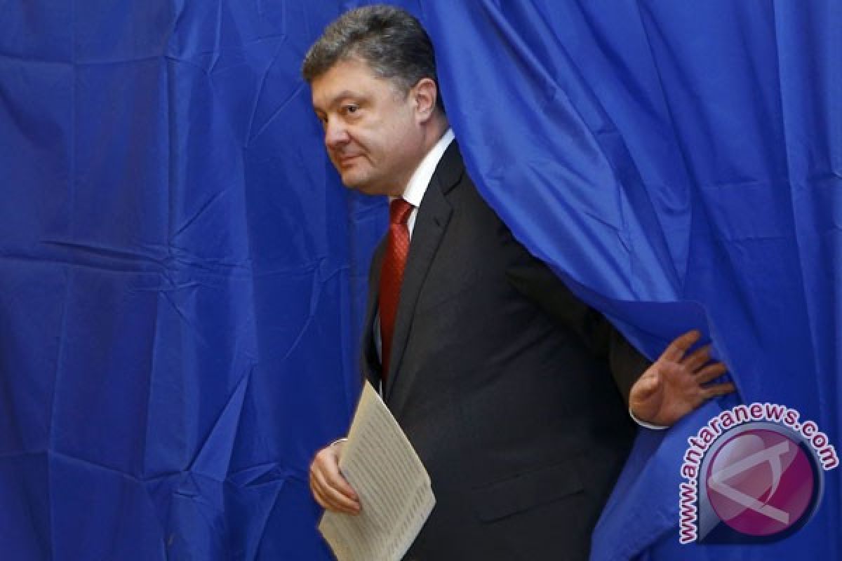 Presiden Ukraina tunjuk menlu dan menhan untuk periode baru