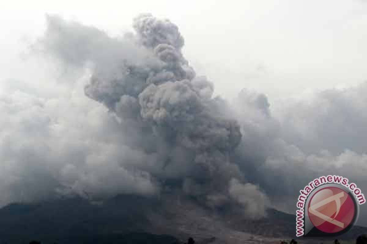 Luncuran awan panas Sinabung masih berpotensi terjadi