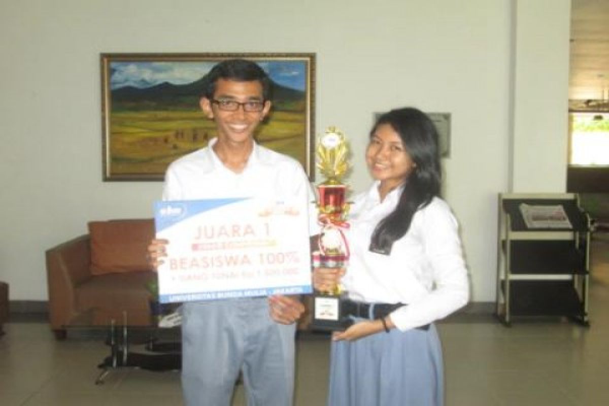 Siswa SMAN 3 Singkawang Juara Debat Universitas Bunda Mulia