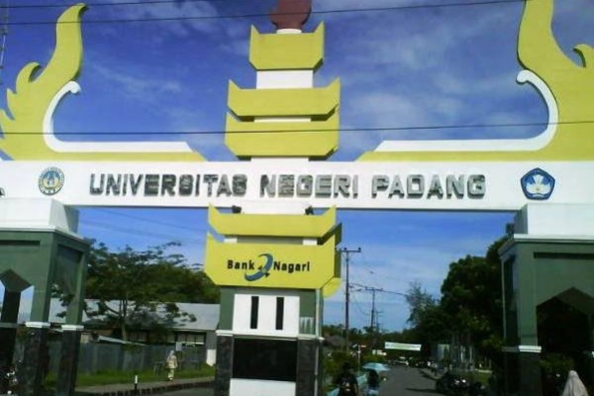  UNP Wisuda Canangkan Menuju Kampus Kelas Dunia