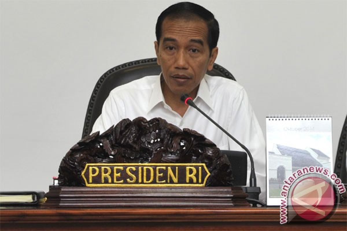 President Jokowi discusses efforts to boost state earnings
