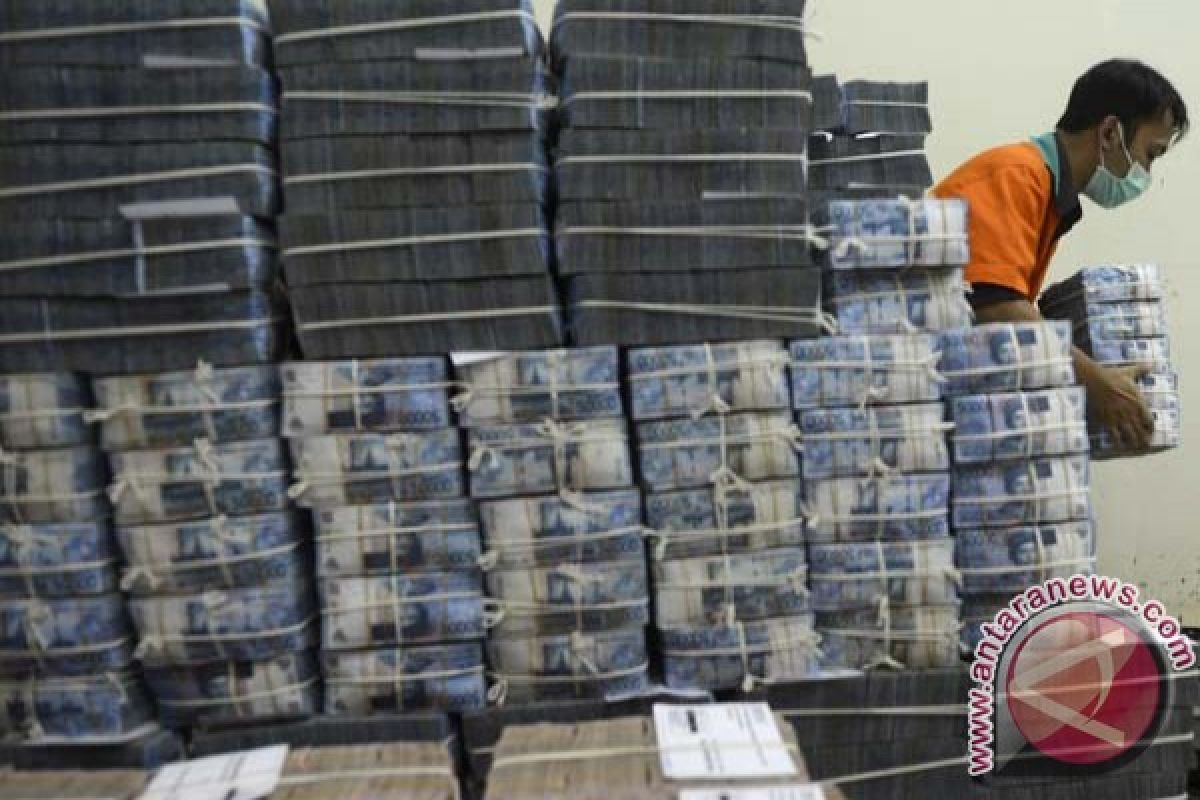 Rupiah Selasa sore melemah menjadi Rp13.201