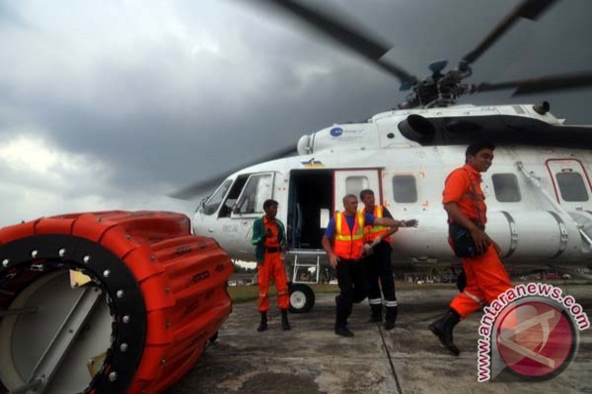 Helikopter bom air padamkan kebakaran hutan Riau