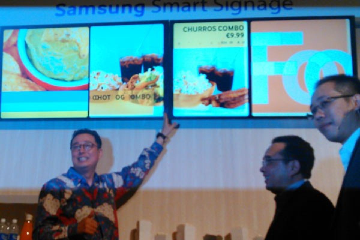 Samsung luncurkan monitor Signage TV