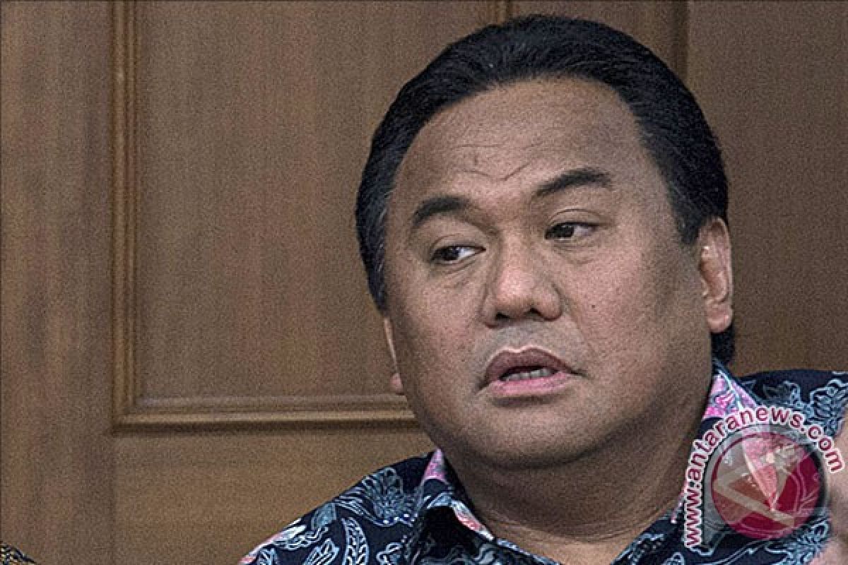 Indonesian Trade Minister warns businessmen against hoarding basic necessities