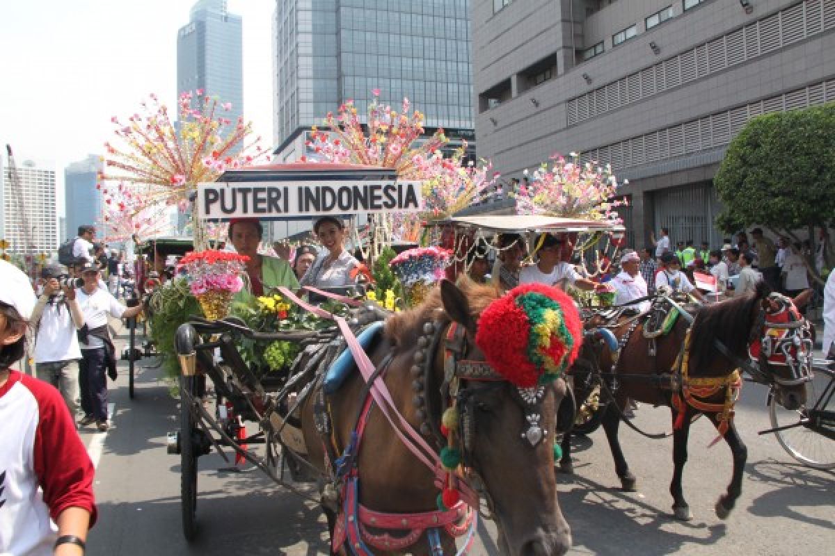 Puteri Indonesia: Kirab budaya mendekatkan dengan rakyat