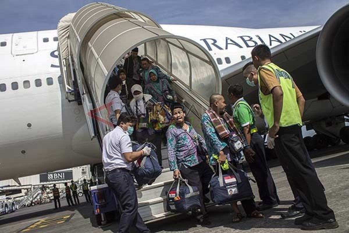 86 Calhaj Malang Tertunda Berangkat karena Visa