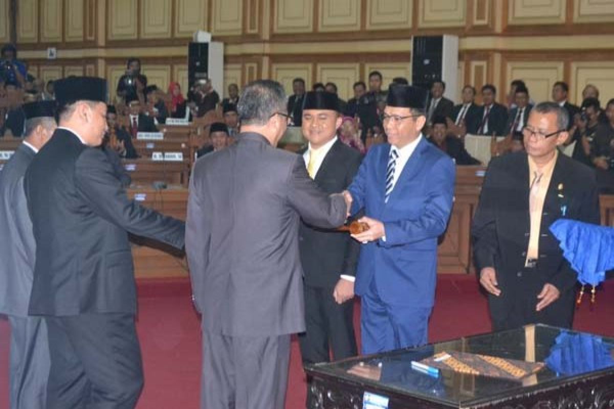 Abdurrahman Saleh Pimpinan Sementara DPRD Sultra 