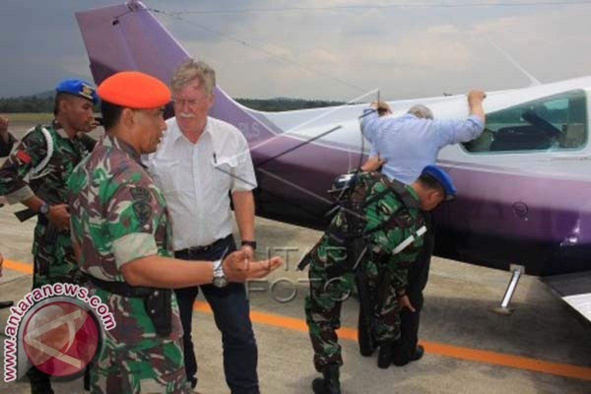 Dua Sukhoi TNI AU Paksa Turun Pesawat Australia