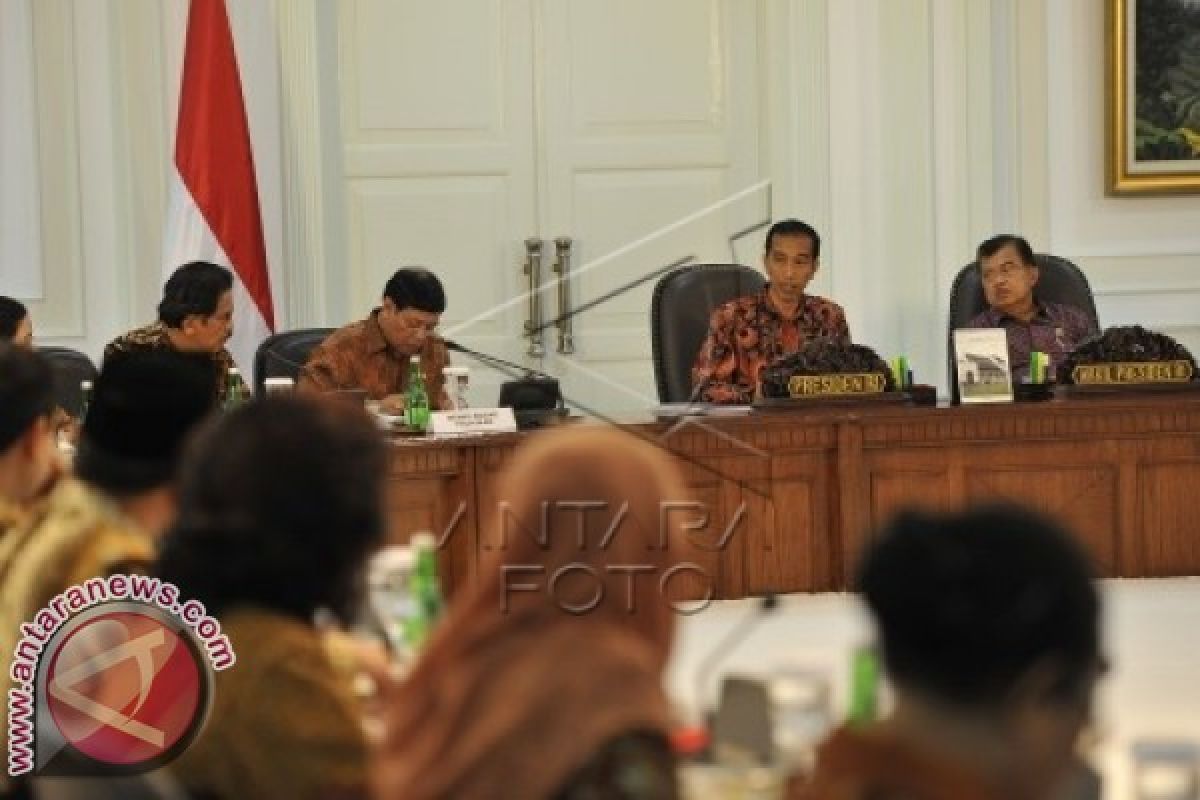 Presiden Joko Widodo Gelar Sidang Kabinet Perdana