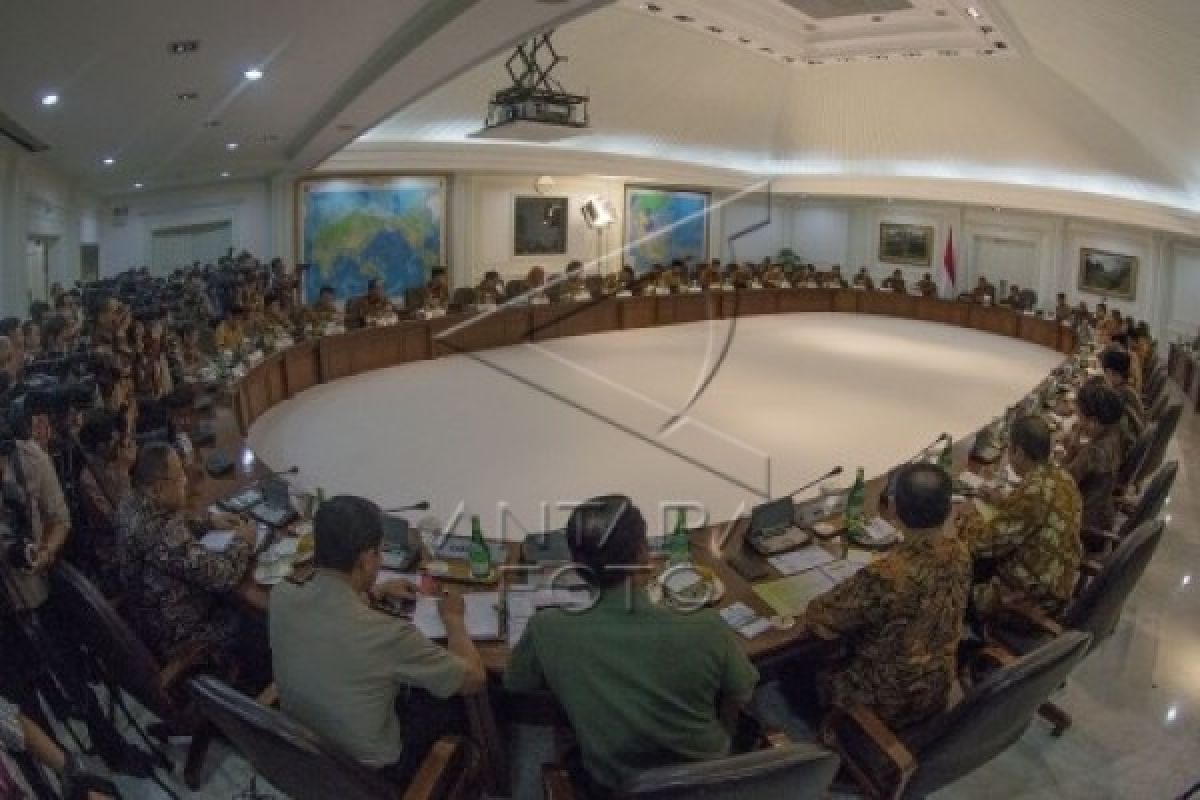 Presiden Langsungkan Sidang Kabinet Pertama