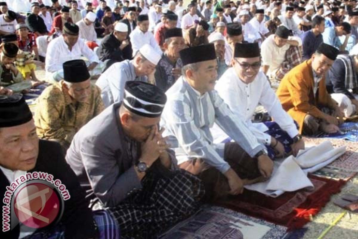 Ketua DPRD dan Pejabat Pemkab Majene Lebaran Sabtu 