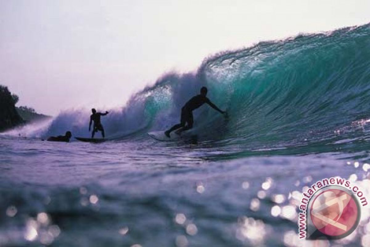 NTB  banyak lokasi "Surfing"