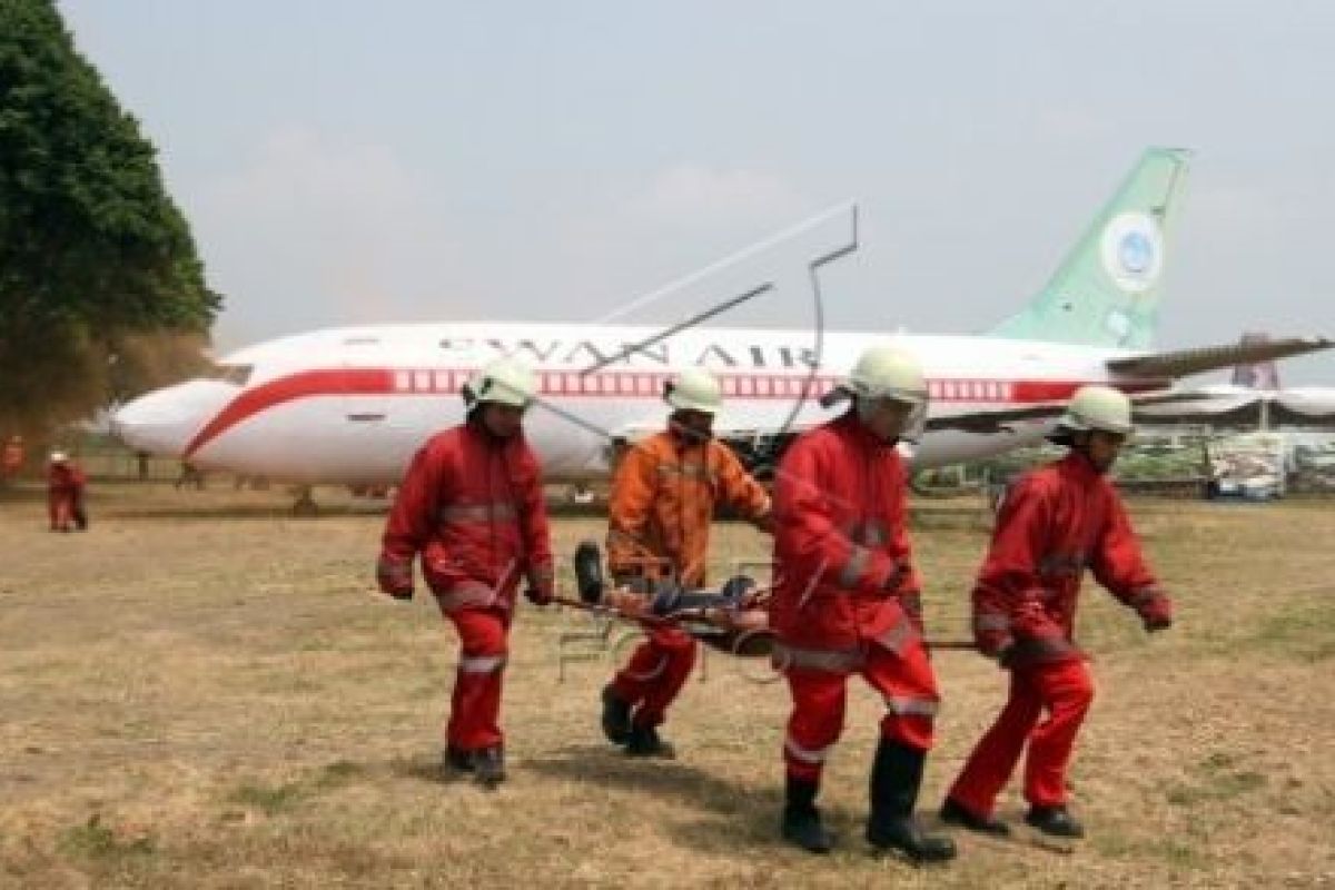 AP II Gelar Simulasi Pesawat Terbakar