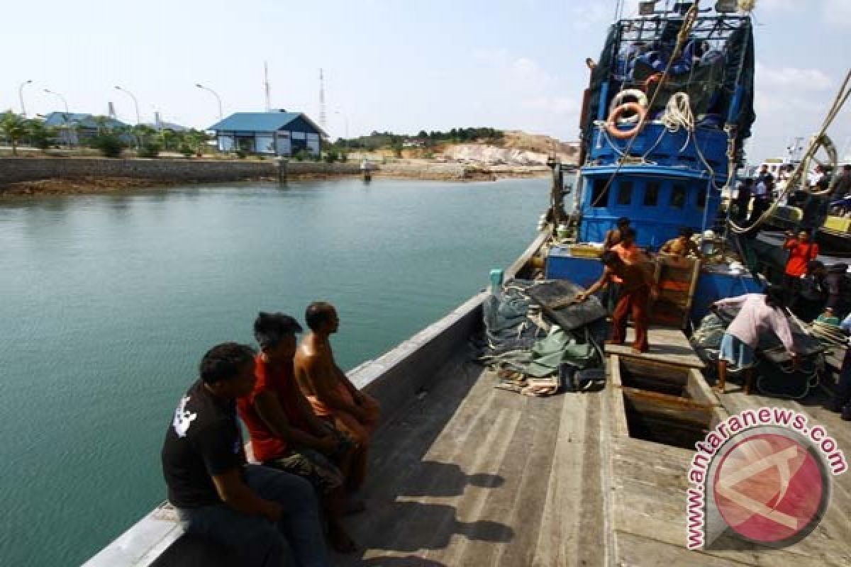 Ministry impounds two Philippine-flagged fishing boats in Sulawesi Sea