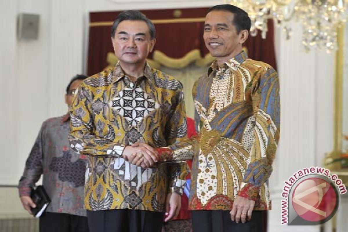 President Jokowi receives Chinese foreign minister