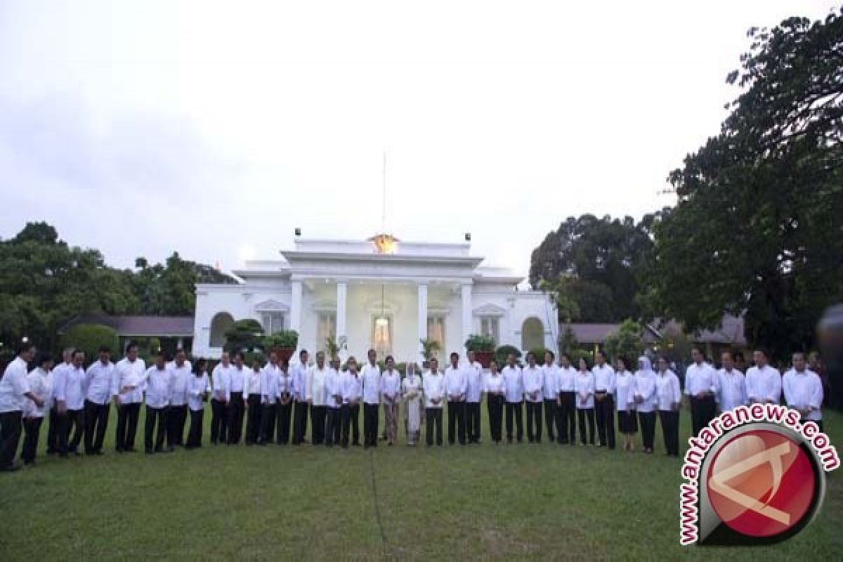 Satu Bulan Kabinet Kerja dan Harapan Masyarakat 