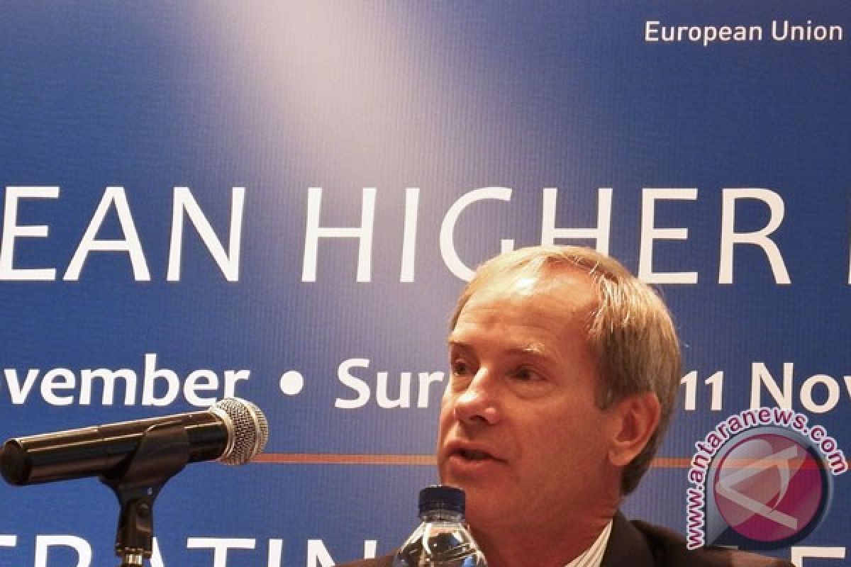 EU discusses investment plan with Indonesia