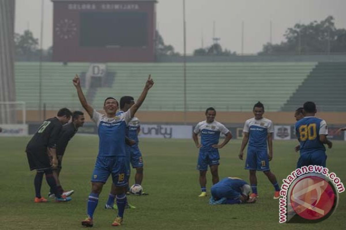 Babak pertama final ISL, Persipura 1-1 Persib