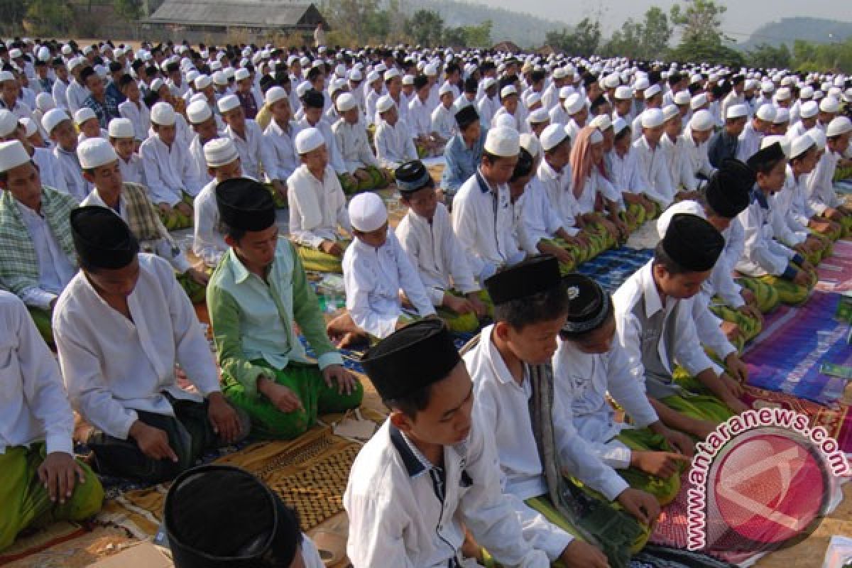 Ratusan warga Bogor salat Istisqo untuk meminta hujan