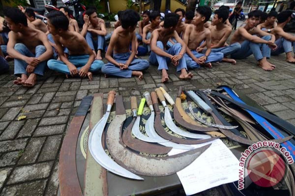 Ikut tawuran, siswa langsung dikeluarkan dari sekolah