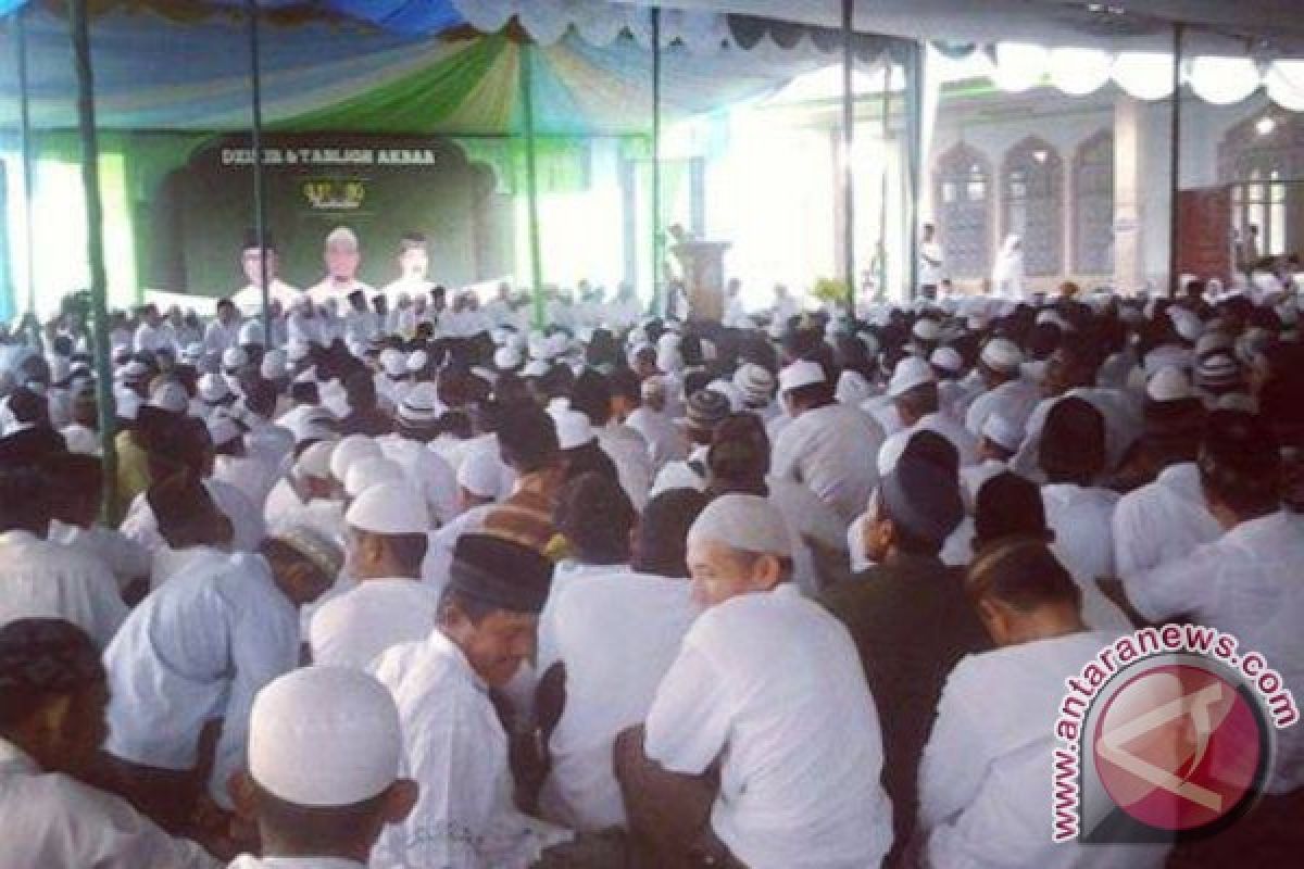 Ribuan Warga Ikuti Tabligh Akbar Arifin Ilham