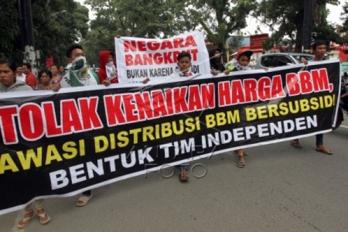 PMII Purwokerto Tolak Kenaikan Harga BBM