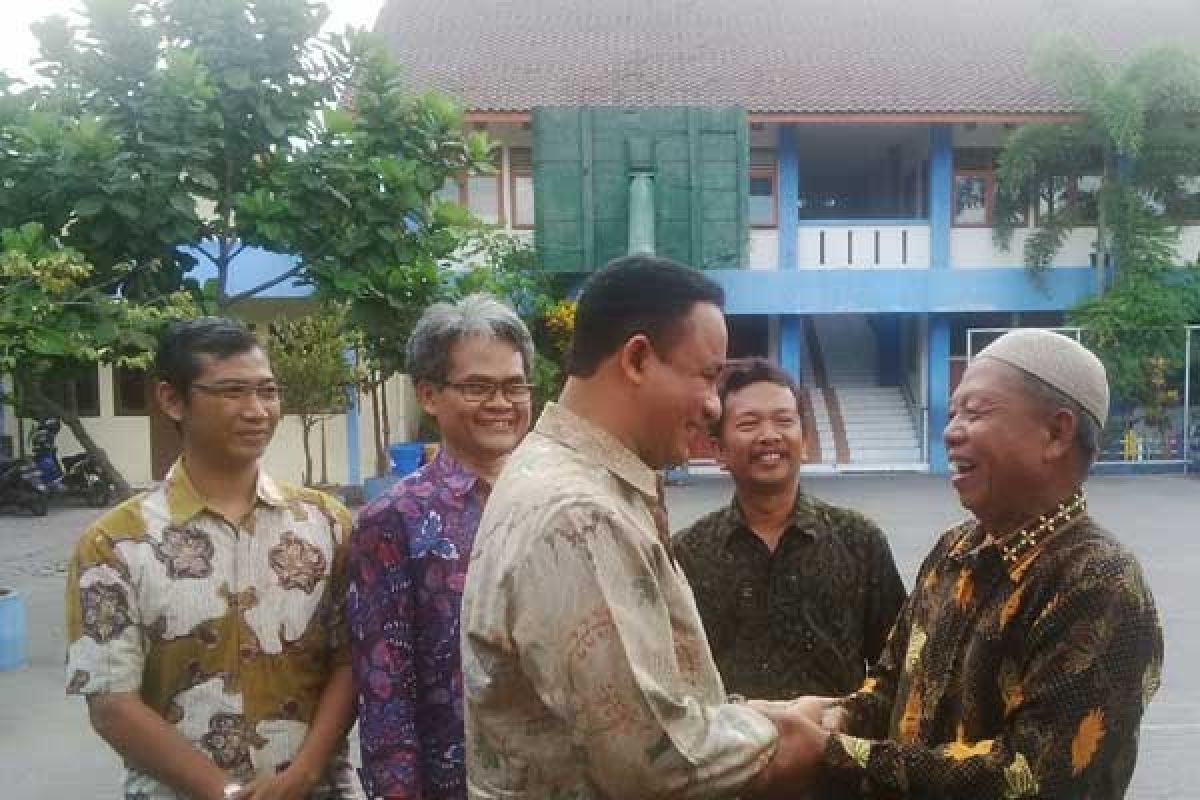 Anies masih ingat nama-nama guru SD-nya