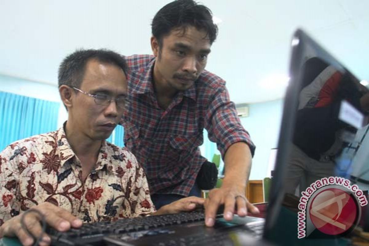 Tuna netra di Malang diajari "melek" internet