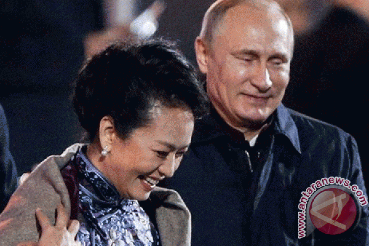 Aksi mesra Putin pada Ibu Negara Tiongkok bikin heboh dunia