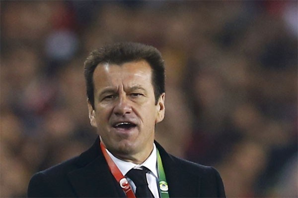 Dunga tetap bela Alisson kendati lakukan "blunder"