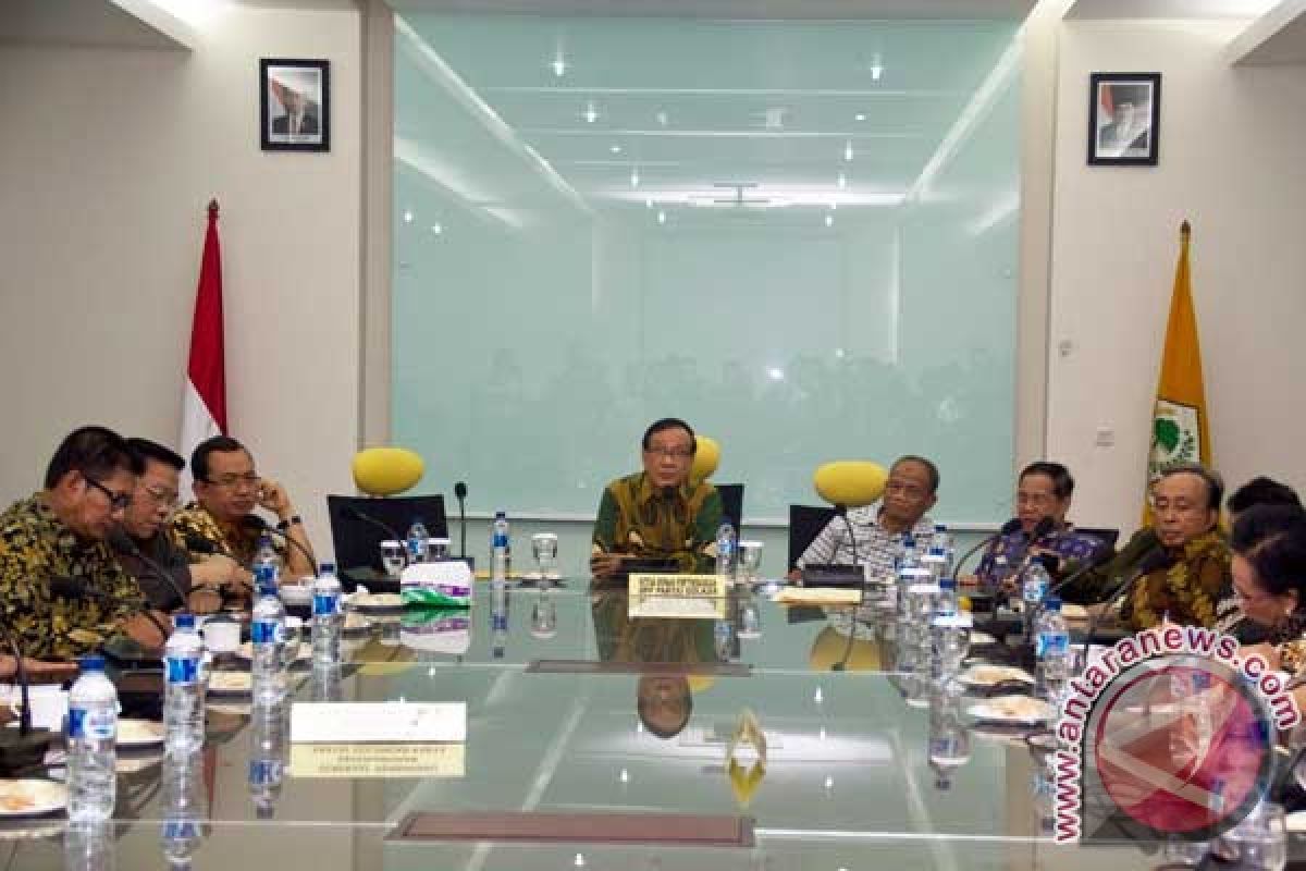 Mekeng: partai lain senang Ical pimpin Golkar