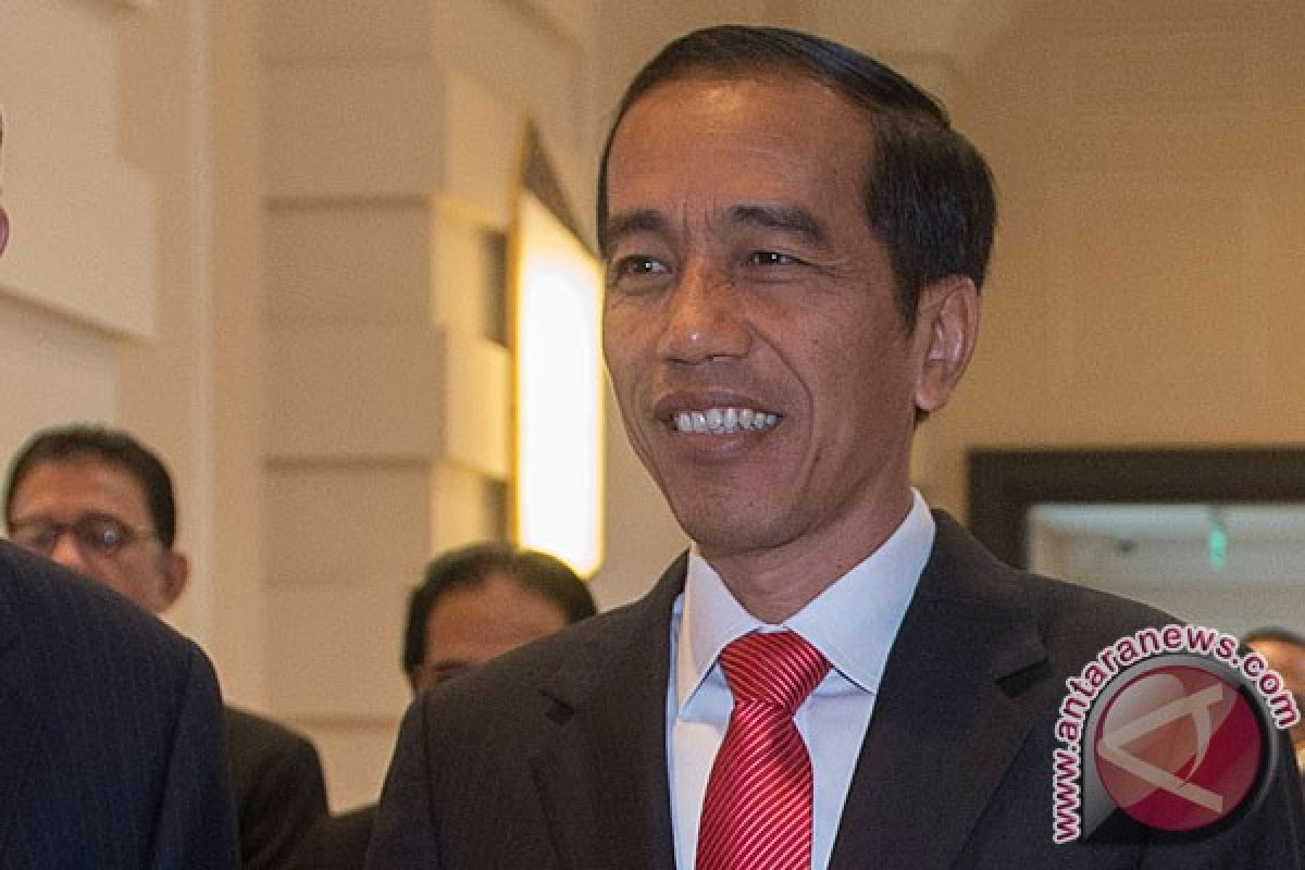 Jokowi attends APEC leaders' meeting in Vietnam