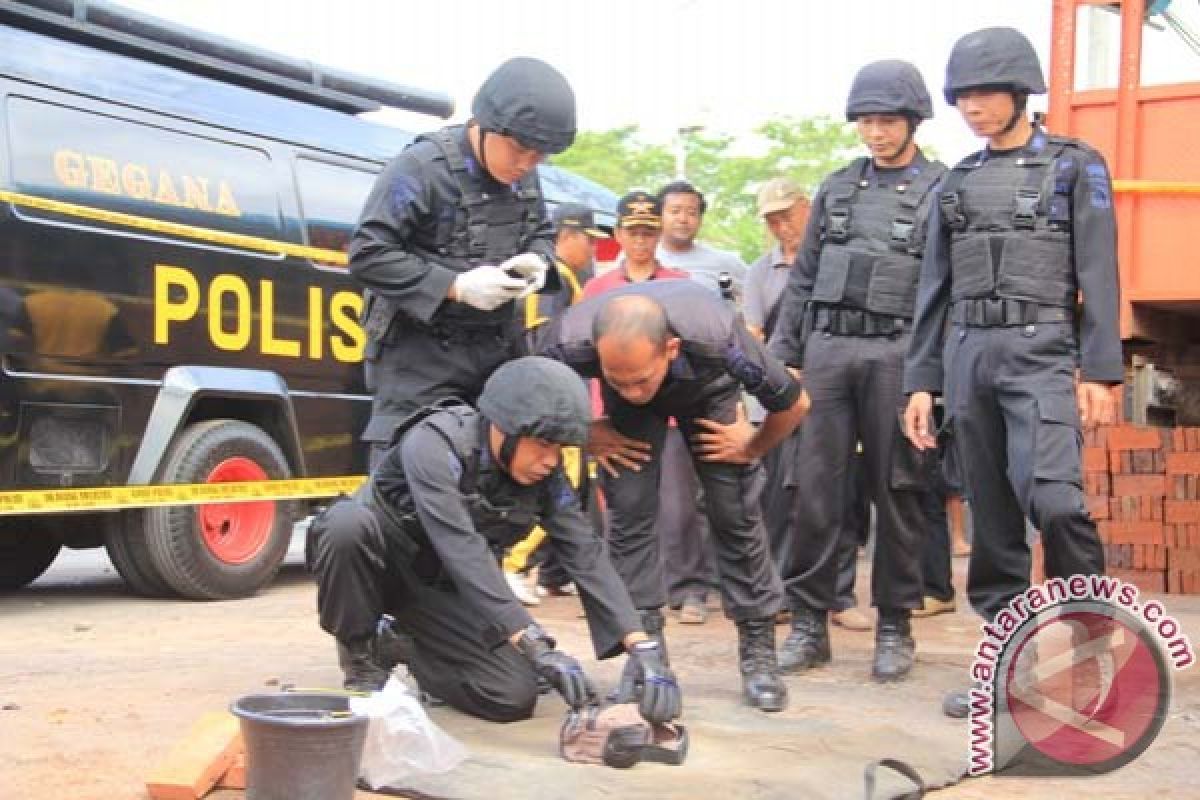 Gegana amankan bom rakitan di Ambon