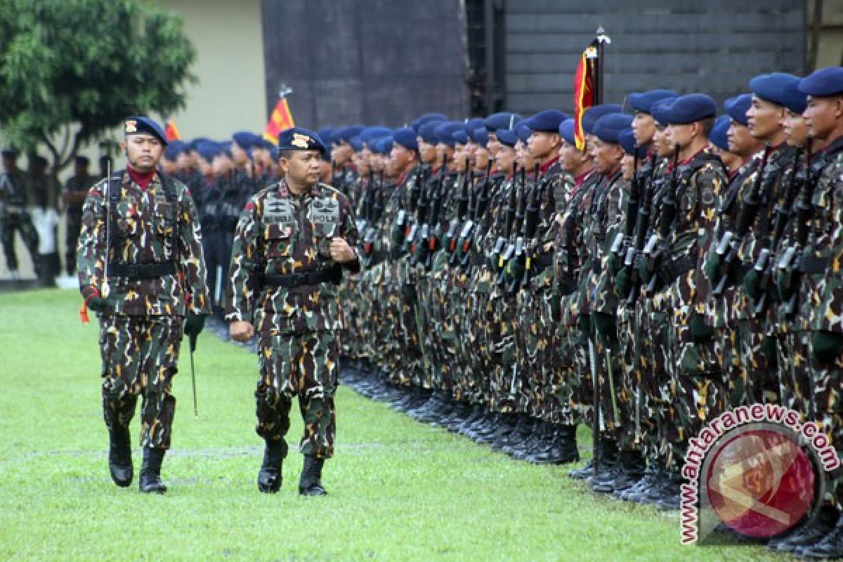 Satuan Brimob kembali gunakan pakaian loreng