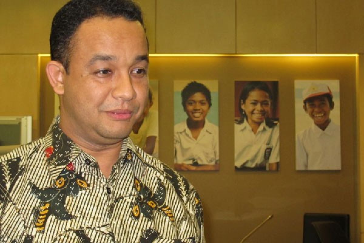 Indonesian minister asked to offer free education until grade 12