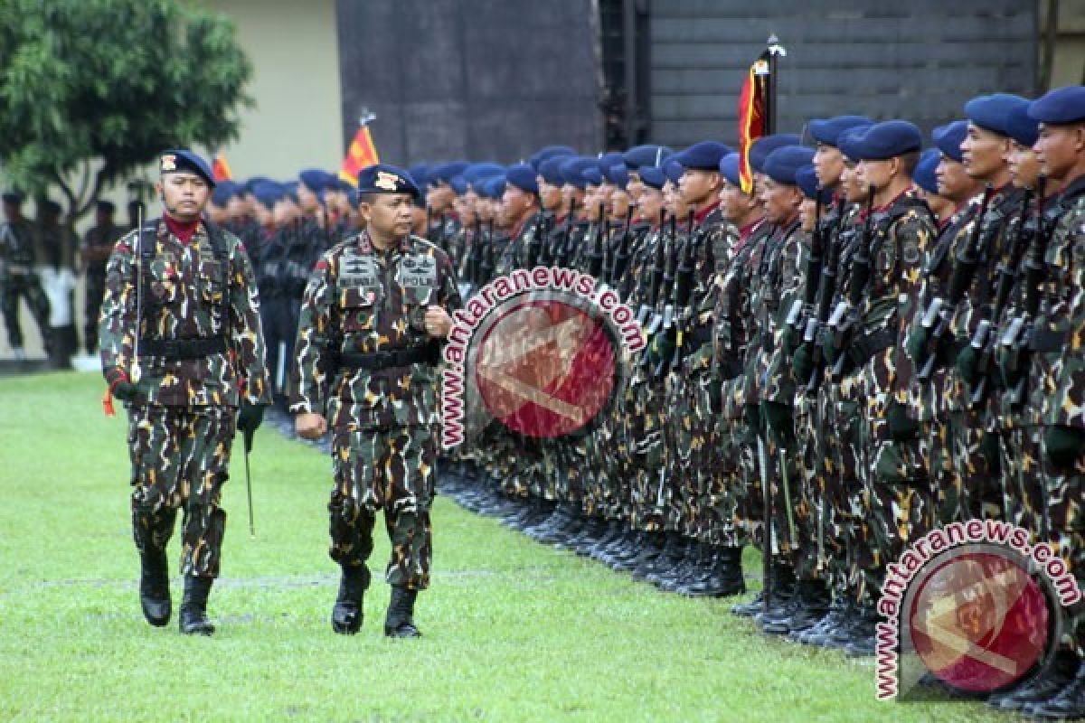 Satuan Brimob Kembali Gunakan Pakaian Loreng