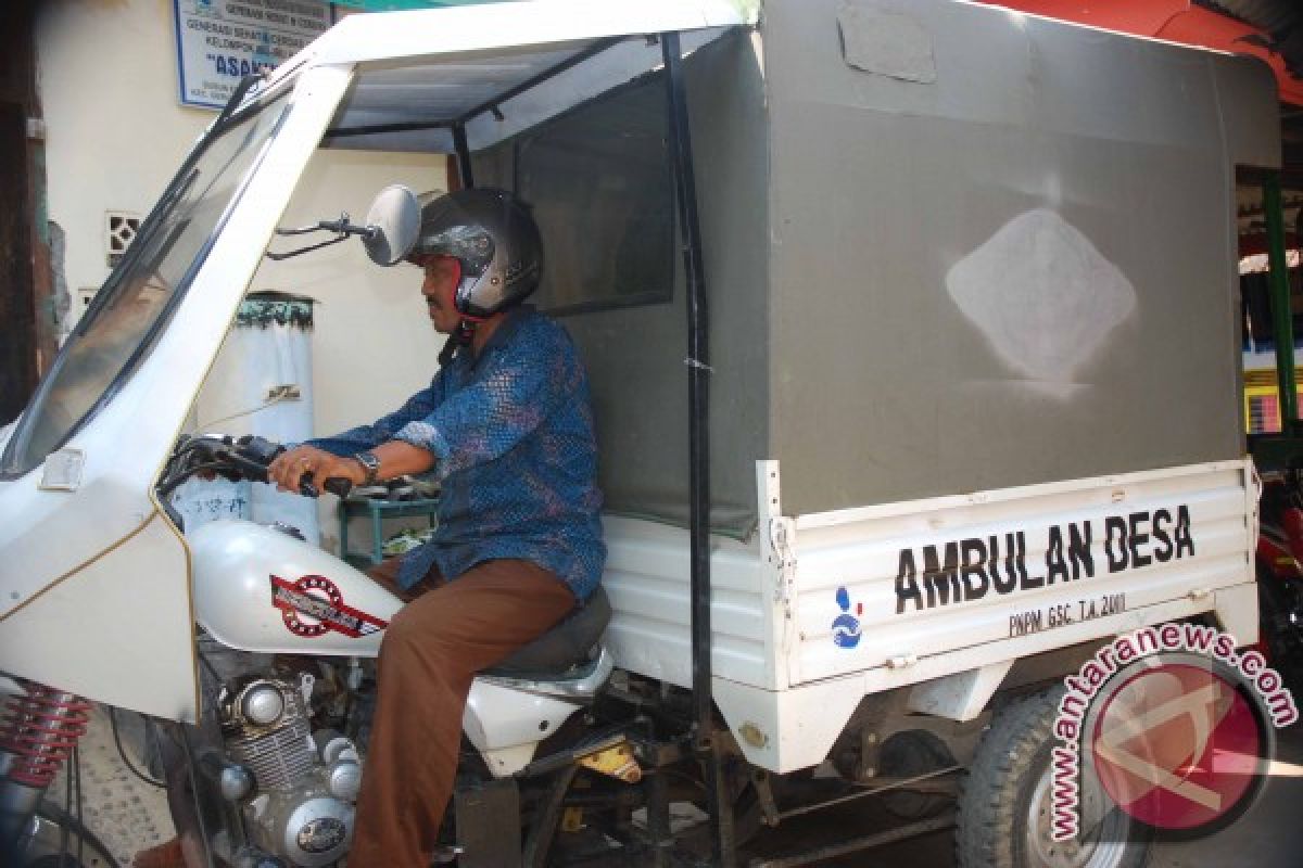 Sopir Ambulans Desa di Kaki Bukit Ketejer