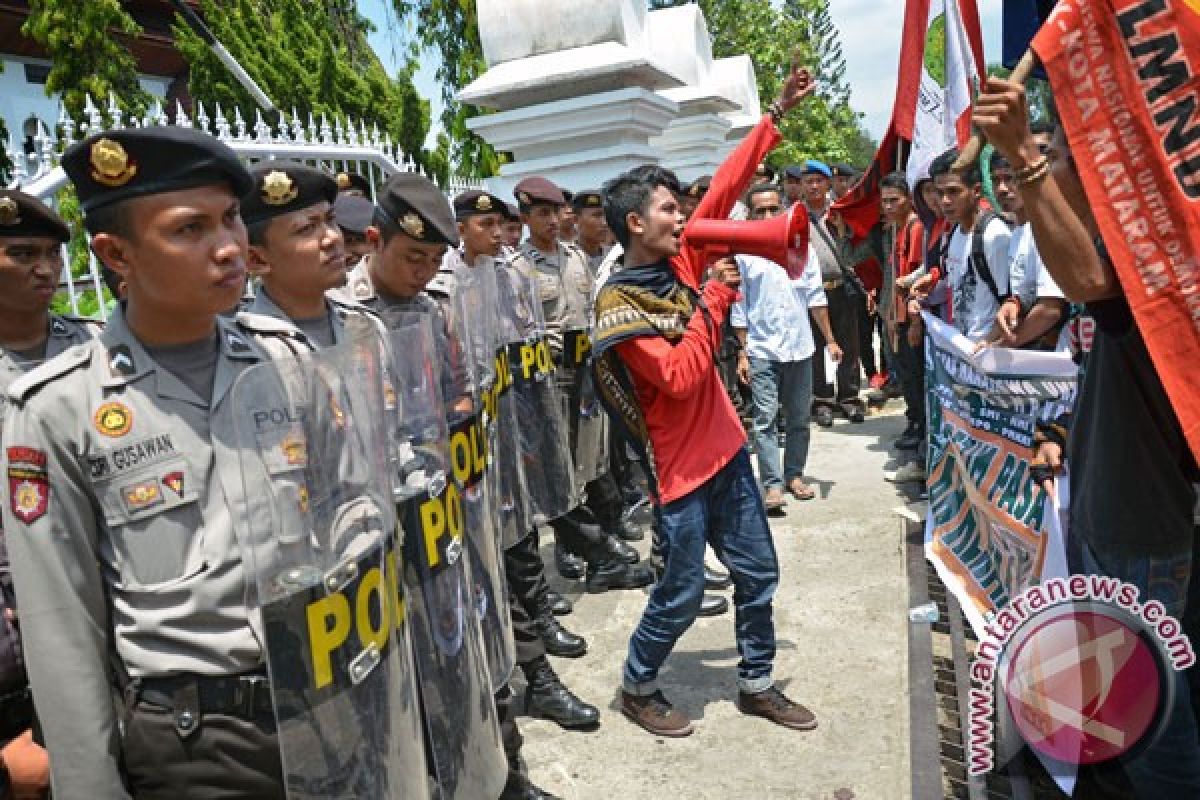 200 polisi berjaga hadapi demonstrasi di SPBU Cikini