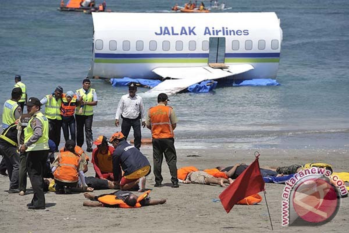 Bali Gelar Latihan Evakuasi Kecelakaan Pesawat 