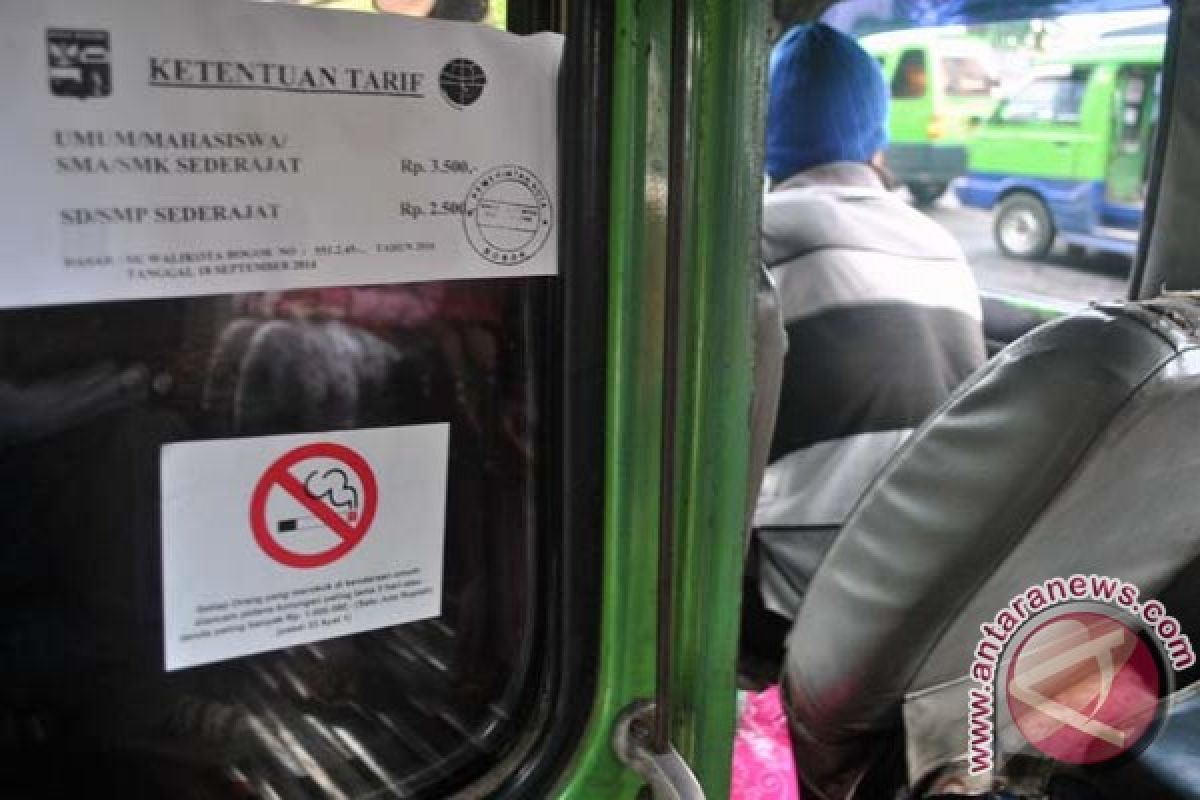Angkot di Sukabumi kembali gunakan tarif lama