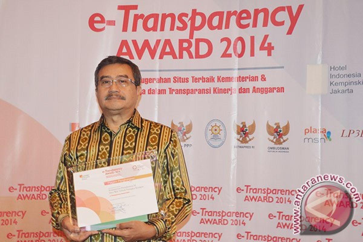 Kemenperin raih Penghargaan Situs Terbaik e-Transparency 2014