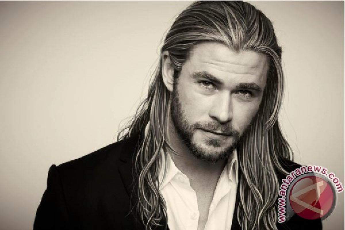  Chris Hemsworth Pria Terseksi Versi Majalah People