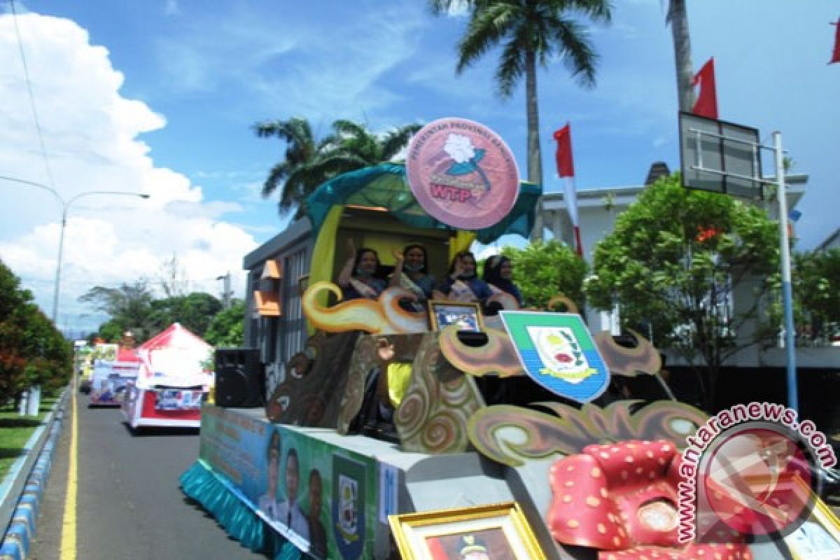 Warga sayangkan pawai kendaraan di hari kerja