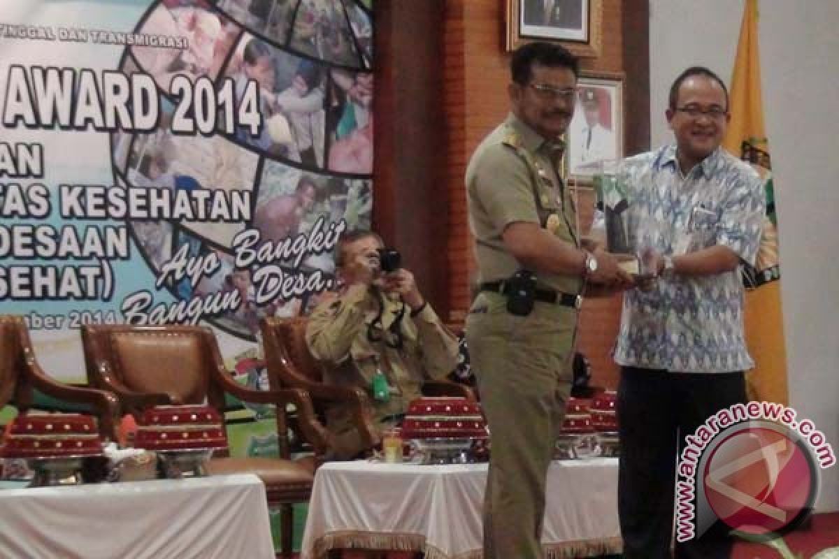 17 Pemkab Peroleh Perdesaan Sehat Award 2014 