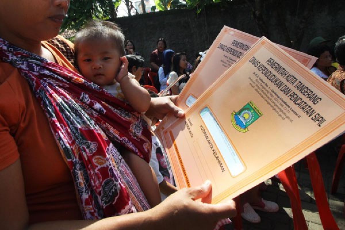 Bayi baru lahir di Gorontalo Utara langsung terima akta kelahiran